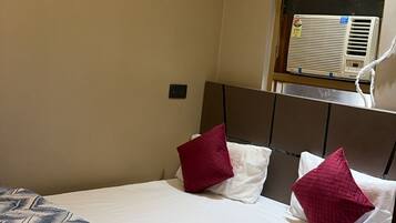 Deluxe Double Room | WiFi (free), bed sheets