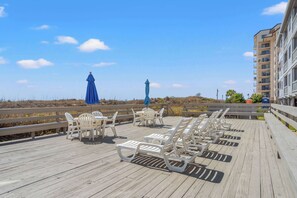 Outdoor dining - Chateau at the Sea K3 (North Myrtle Beach)