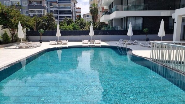 Pool - Qoople Elite 3 City 11 - Cozy 1-bedroom apartment in fabulous Alanya (Alanya)