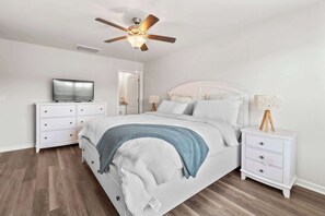 3 slaapkamers, een strijkplank/strijkijzer, wifi, beddengoed