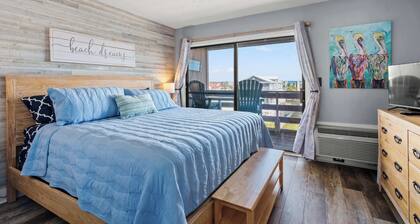 "Beach Dreams" 1 Bedroom located in Garden City