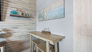 Dining - "Beach Dreams" 1 Bedroom located in Garden City (Murrells Inlet)