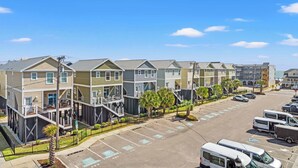 Exterior - "Beach Dreams" 1 Bedroom located in Garden City (Murrells Inlet)