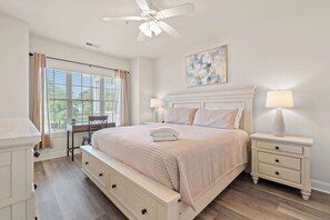 3 habitaciones, tabla de planchar con plancha, wifi y ropa de cama 