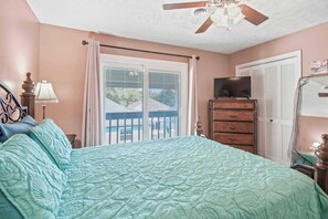 2 bedrooms, iron/ironing board, WiFi, bed sheets - Par Tee Flamingo Located in North Myrtle Beach (North Myrtle Beach)