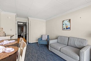 TV - "The Grand Coral" located coral beach (Myrtle Beach)