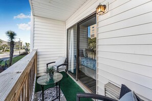 Terrace/patio - "Dreams By The Sea" at dunes village (Myrtle Beach)