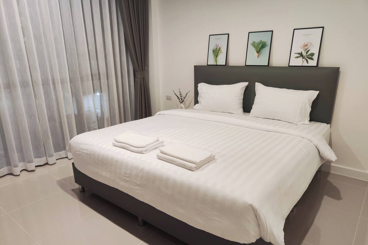 Basic Single Room, City View