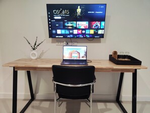 Basic Δίκλινο Δωμάτιο (Twin), Θέα στην Πόλη | Εσωτερικοί χώροι