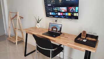 Habitación individual básica, vista a la ciudad | Interior