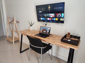 Basic Single Room, City View | Interior - The Olive House Hotel (Khon Kaen)