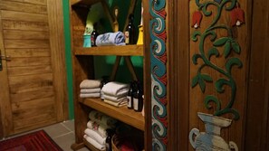 Casa, 4 quartos, sacada, vista para o jardim | Parte interna