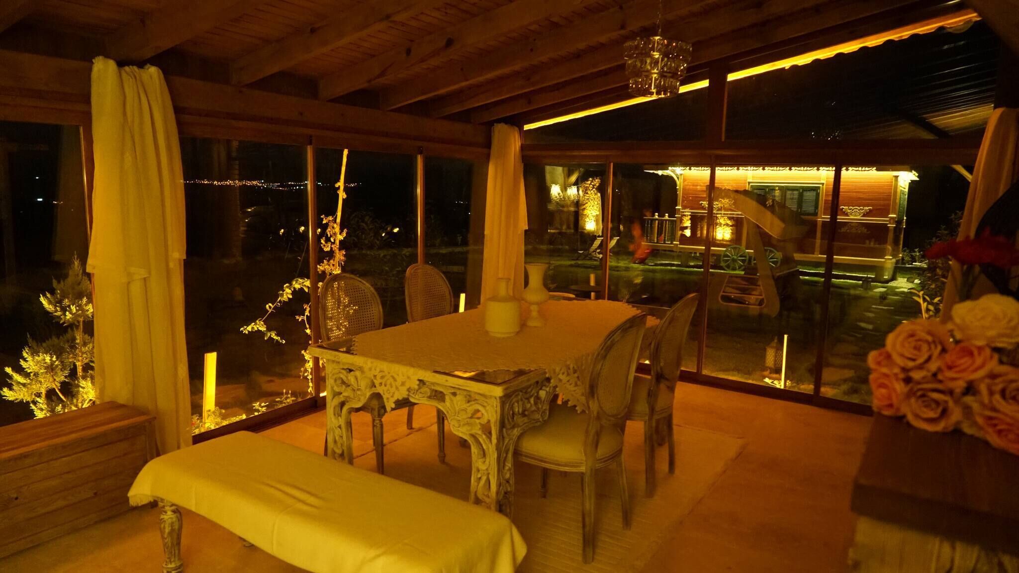 House, 4 Bedrooms, Balcony, Garden View | Dining room