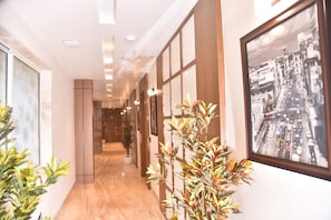 Lobby - EENNRA SSUBARNA (Baharampur)