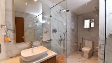 Quarto casal luxo | Banheiro