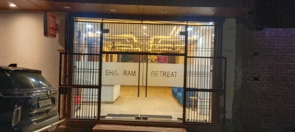 Exterior detail - Shri Ram Retreat (Vrindavan)