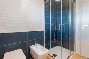 Shower, hair dryer, bidet, soap - Terrace- new - 900m Tower -Park priv- spacious (Pisa)