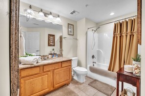 Shower - Beautiful 2 bedroom 2 bathroom on 2nd floor (Gulfport)
