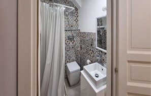 Shower, hair dryer - Awesome apartment in Scicli with WiFi (Scicli)