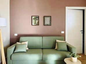 Living area - Studio Apartment with Balcony Tower View - New, 900 m from Center (Pisa)