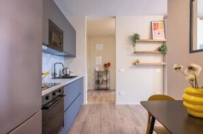 Private kitchen - New Apartment with Balcony - 900 m from the Tower, Private Park (Pisa)