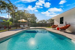 Pool - Between The Tides: Heated Pool, Beach, Sports Court. Walk to Amphitheater (St. Augustine)