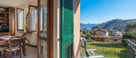 Family House, Multiple Bedrooms (Lenno Il Guscio) | Outdoor dining