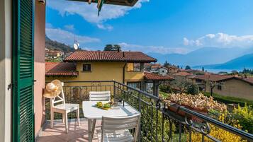 Family House, Multiple Bedrooms (Lenno Il Guscio) | Tempat makan luar
