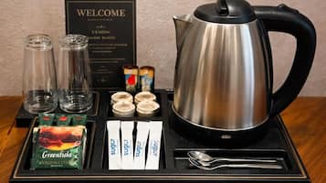 Doppia Comfort, balcone, vista città | Caffè e/o macchina per il caffè