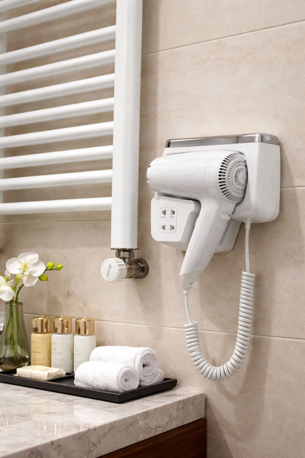 Chambre Double Confort, balcon, vue ville | Salle de bain