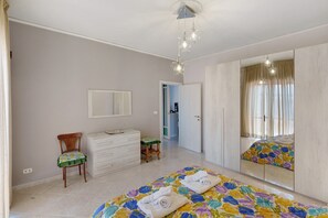 Room - Apartment 'Le Stelle Di Zia Pina' with Sea View, Wi-Fi and Air Conditioning (Torre del Greco)