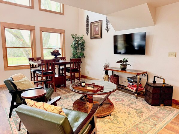 Interior - Cozy & Spacious 4BR Getaway Near Lake Michigan – Fireplace, AC & Outdoor Dining (Cleveland)