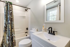 House (2 Bedrooms) | Interior - Peek-a-boo Water Views! Port Haywood Home w/ Yard (Port Haywood)
