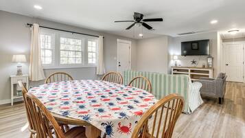 House (2 Bedrooms) | Interior