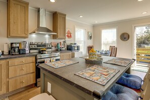 House (2 Bedrooms) | Interior