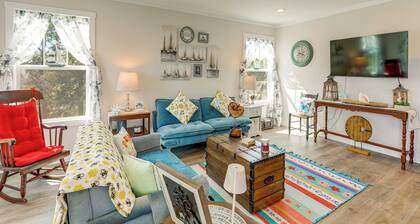 Walk to the Bay! Getaway Near Alligator River
