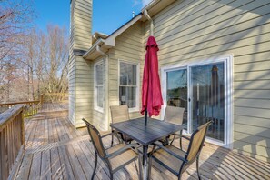Interior - Private Yard & Pool Access! Family Home in Acworth (Acworth)