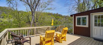 Sunroom & Patio! Quiet Retreat on Shenandoah River