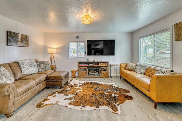 Front of property - Near Ocean & Redwood National Park! Home w/ Yard (Crescent City)