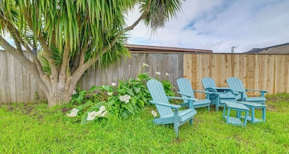 Near Ocean & Redwood National Park! Home w/ Yard
