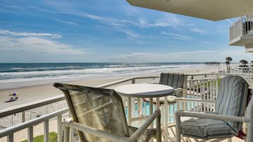 Apartment (2 Bedrooms) | Front of property