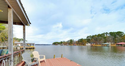 Wake Up on the Water! Lake Tyler East Hideaway