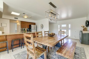 House (3 Bedrooms) | Interior - Families Welcome! Desert Oasis 3 Mi to Old Town (Scottsdale)