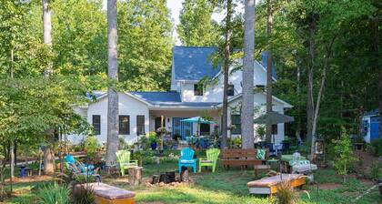Serene Wooded Retreat w/ Patios in Charlottesville