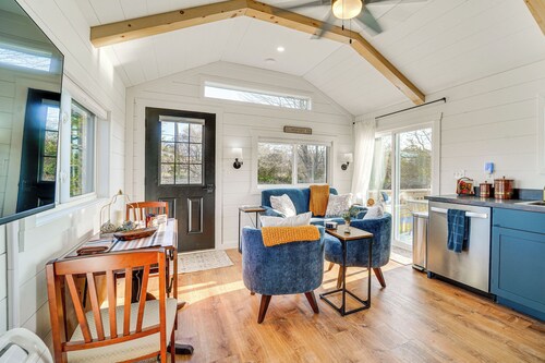 Little Blue Cabin! Country Stay Near Williamsport