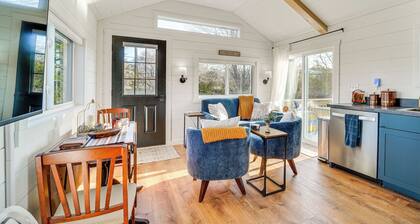 Little Blue Cabin! Country Stay Near Williamsport