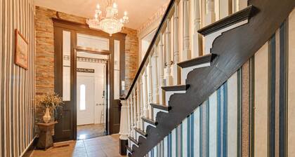 Great for Groups! Historic Home Near Fort Knox