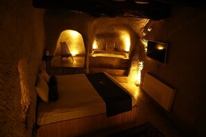 Superior Double Room, Private Pool | Iron/ironing board, free WiFi - Rock Mansion (Nevşehir)