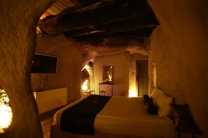 Superior Double Room, Private Pool | Iron/ironing board, free WiFi - Rock Mansion (Nevşehir)