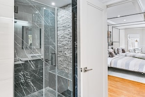 House (Multiple Bedrooms) | Interior